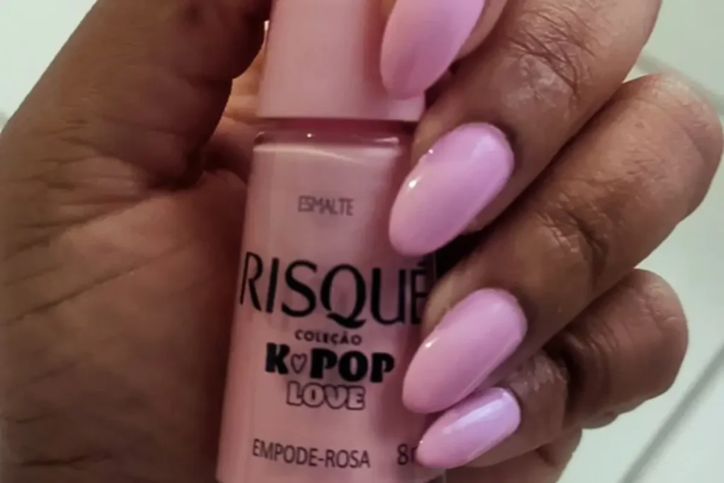 Unhas pintadas com Esmalte Risqué K-Pop Love - Empode-rosa