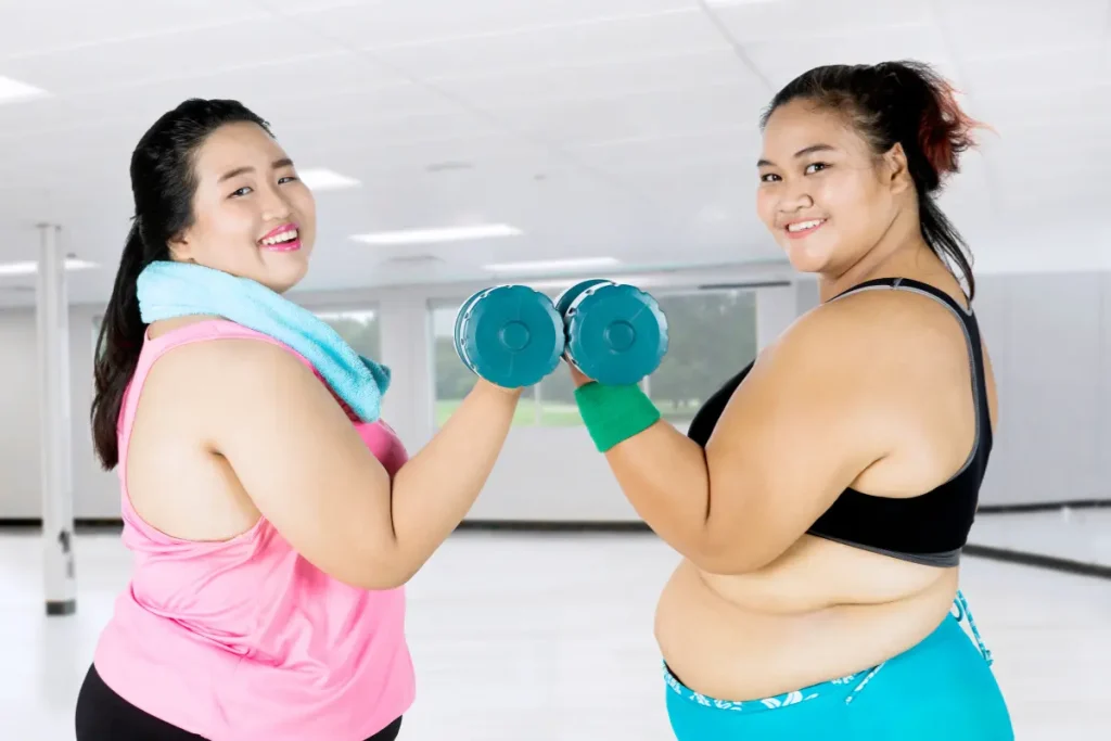 Mulheres fazendo musculação para perda de peso