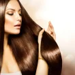 Cabelos Lisos 8 Dicas Simples Para Colocar em Prática - Mulher loira com cabelo liso