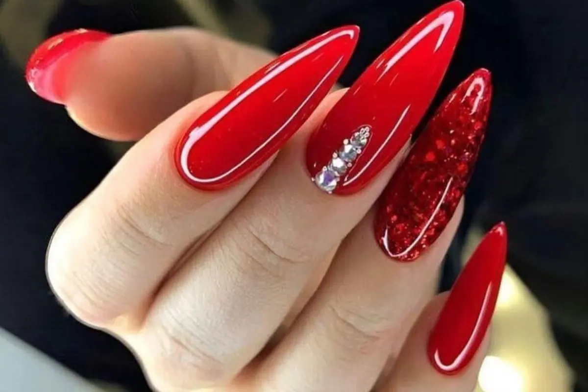 Unhas Perfeitas 7 Dicas Para as Festas de Fim de Ano - Unhas vermelhas decoradas