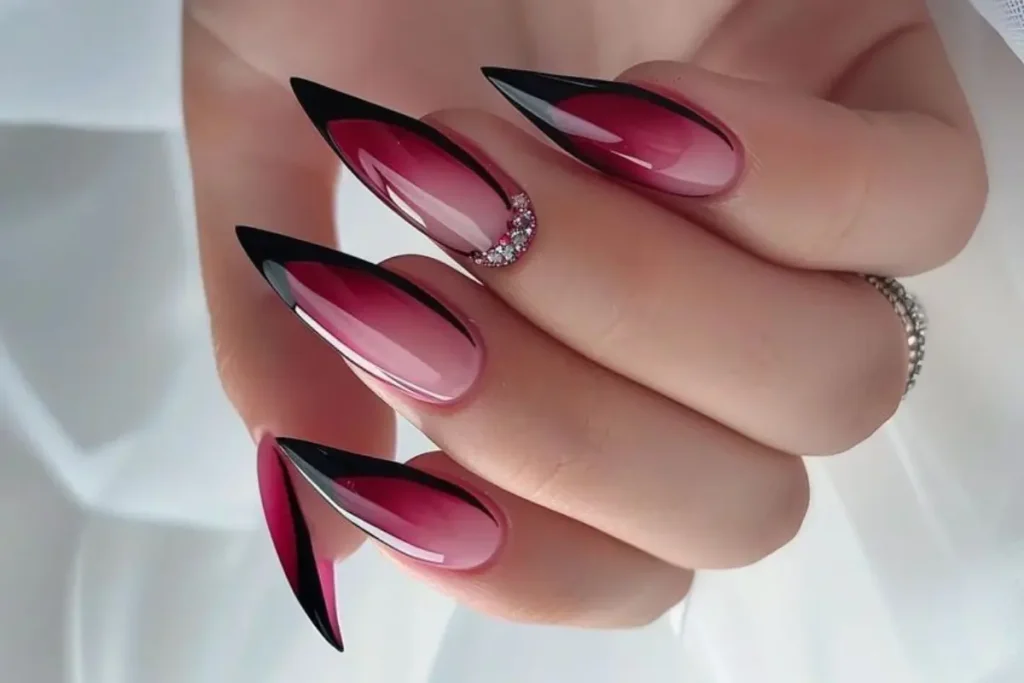 Unhas Stiletto decoradas