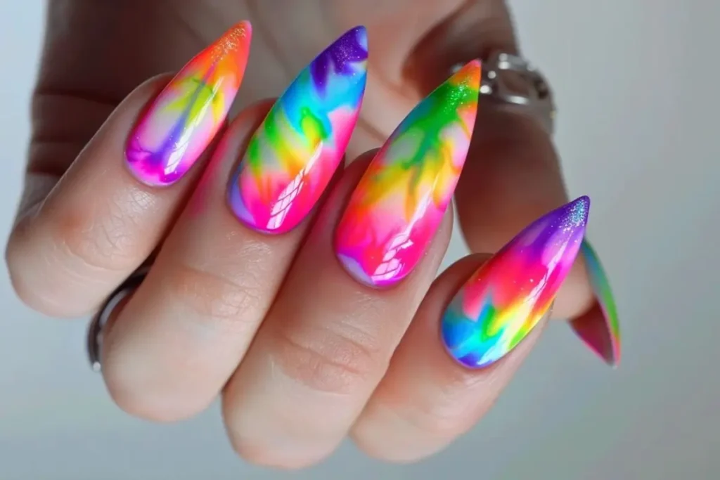 Unhas Tie-Dye Coloridas