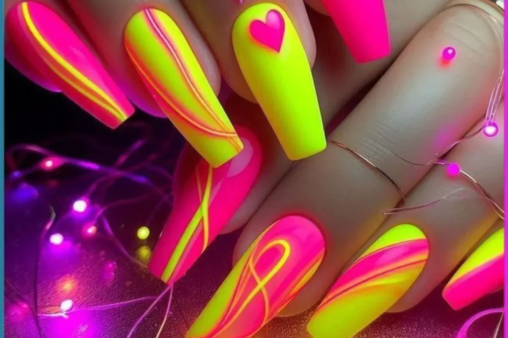 Unhas neon amarelo e rosa