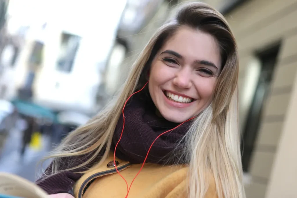Jovem sorrindo