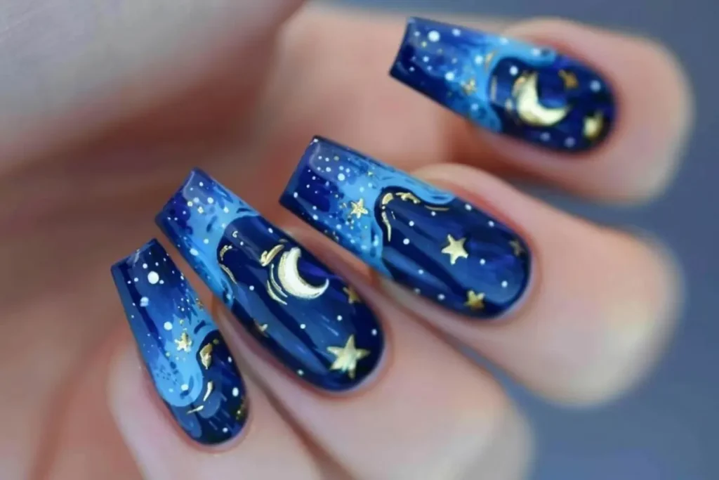 Unhas azuis decoradas