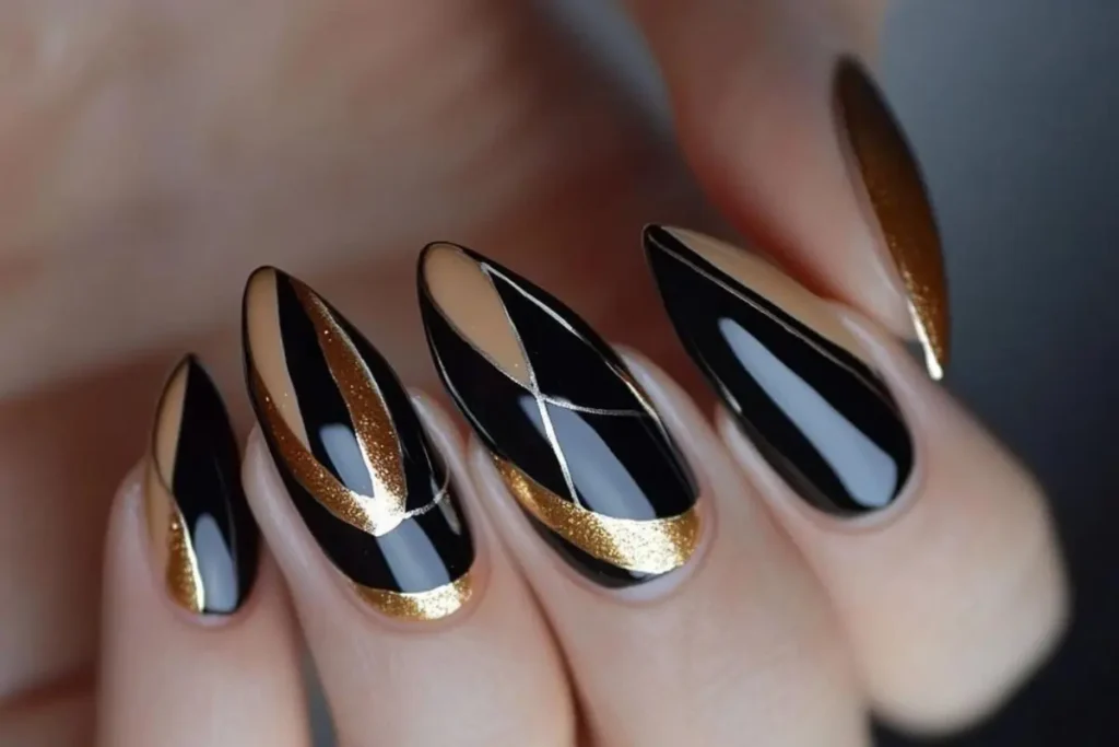 Unhas preto com dourado