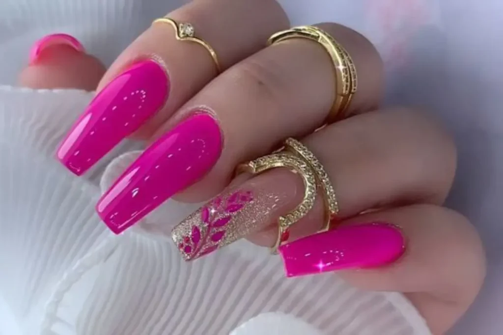 Unhas saudáveis 7 Hábitos Que Pode Prejudicar as Suas Unhas - Unhas cor de rosa decoradas