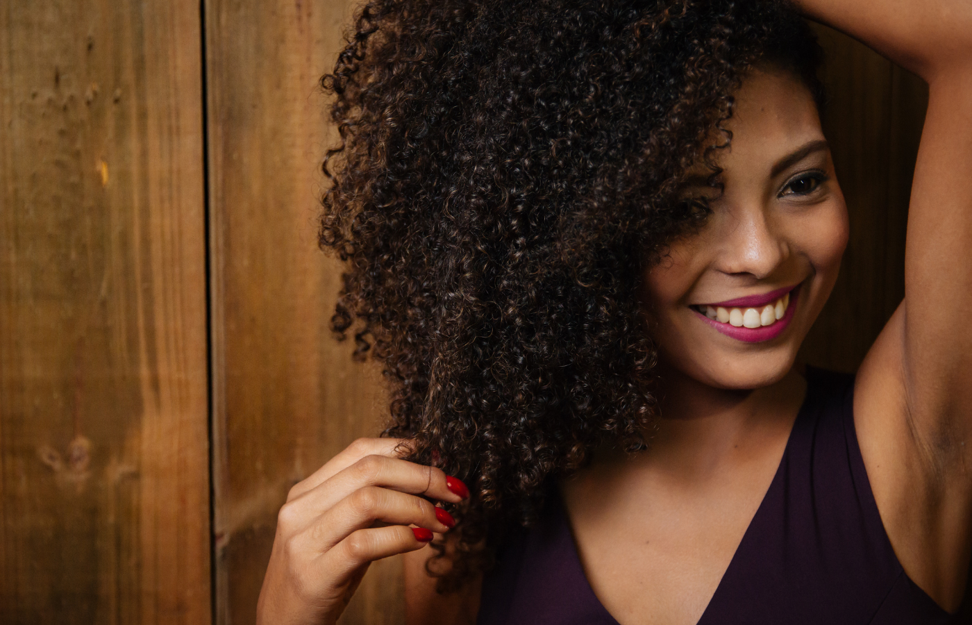 Mulher com cabelo crespo
