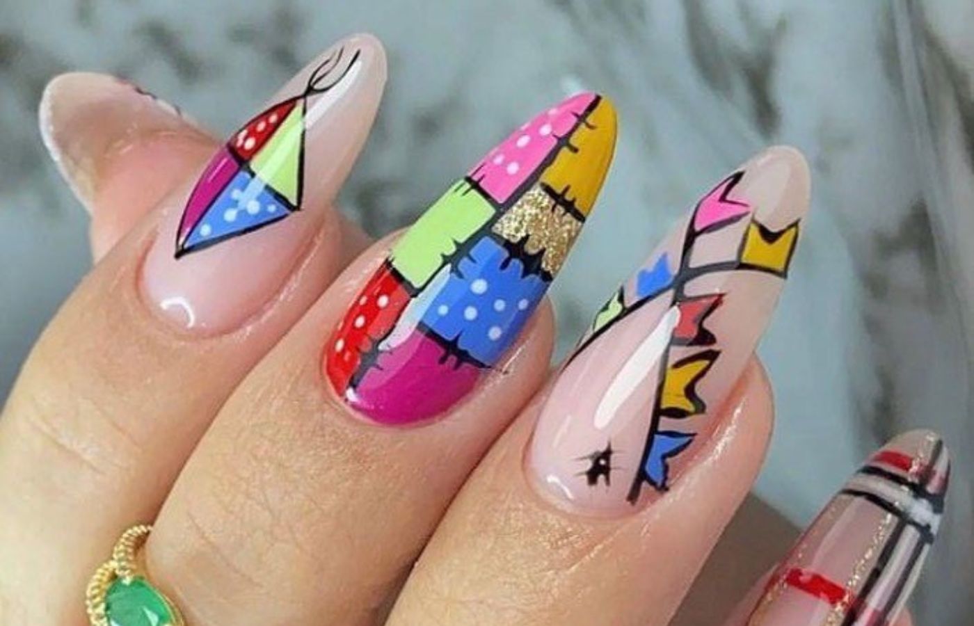 Unhas com decoração de festa junina